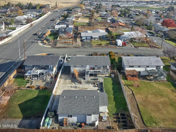 104 N Canyon Rd, Yakima, WA 98901