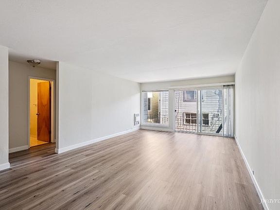 3rd image of 1961 Filbert St APT 205