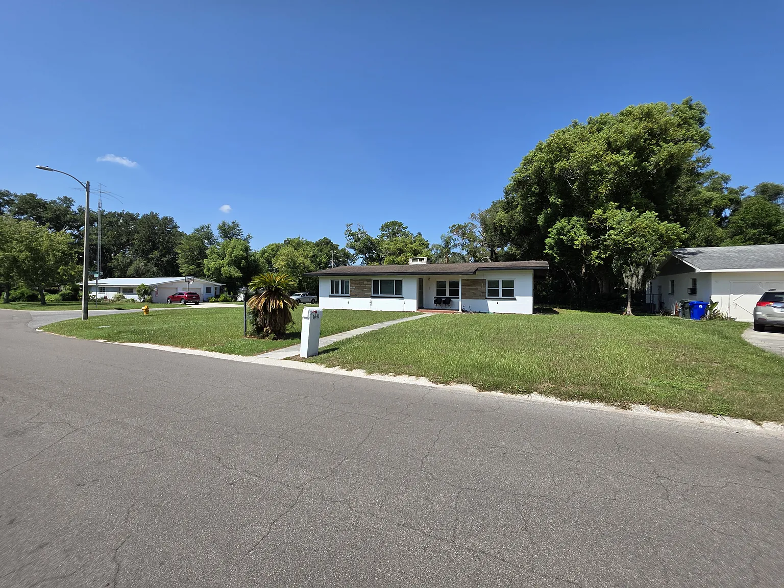 4 bed, 2040 sqft, $2,400 — Photo 2