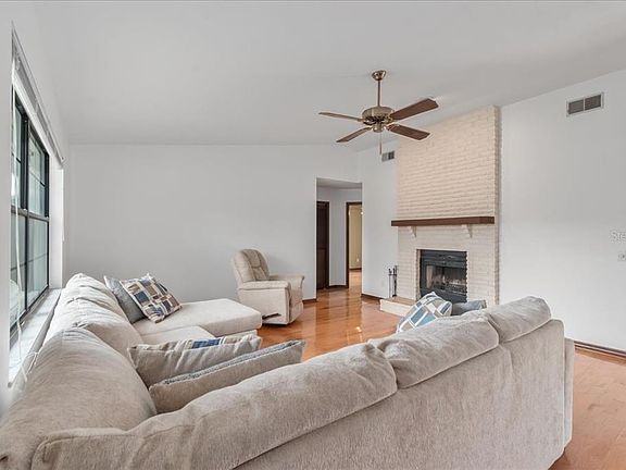 5th image of 4515 SE 59th St