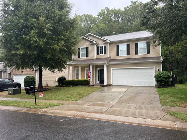 10010 Goose Landing Dr, Charlotte, NC 28269