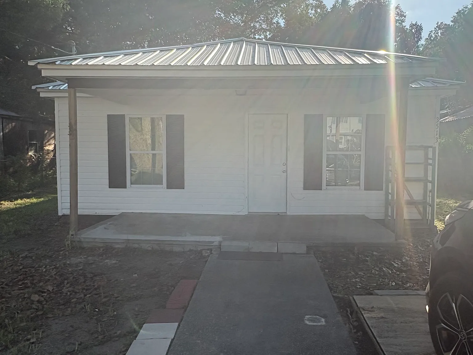 2-Bedroom Home with Detached Backyard Studio Pet Friendly! — Photo 1