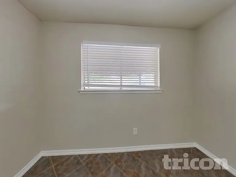 1910 Barnsley Ln — Photo 12
