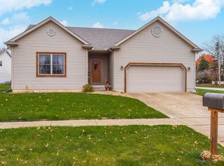 316 Waterford Estates Dr, Bloomington, IL