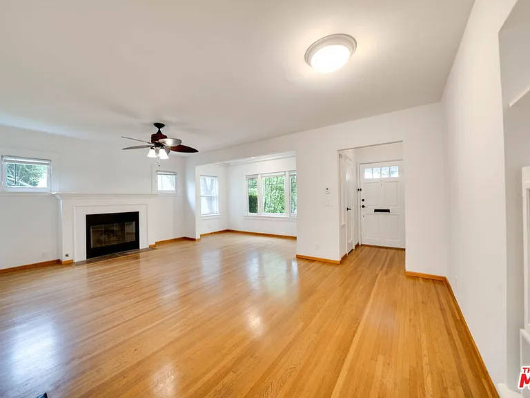 729 9th St #FRONTHOUSE — Photo 3