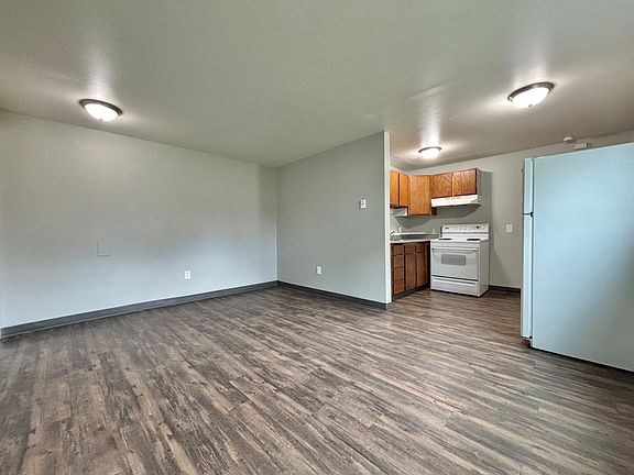 2nd image of 1915 W Boone Ave APT 2