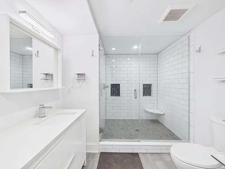 212 Bainbridge St #3 — Photo 21