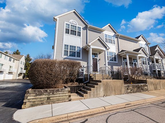 2nd image of 2836 Shelly Ln