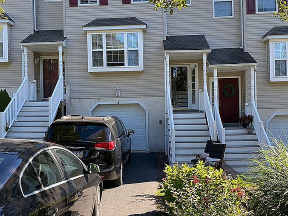 2nd image of 18 Linda Ln