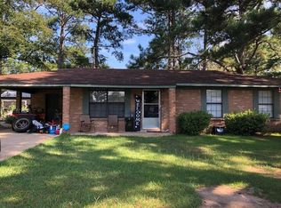 411 Vista St NE, Magee, MS 39111