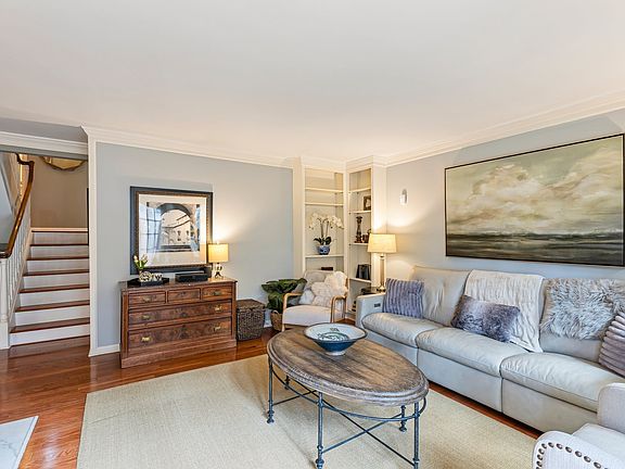 2nd image of 401 Bowling Ave Unit 7
