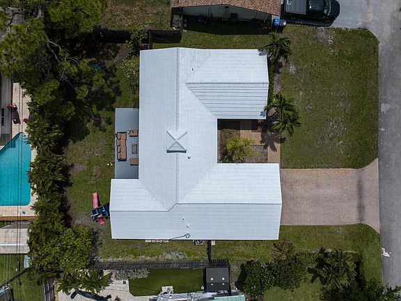 4th image of 5706 NE 17th Avenue
