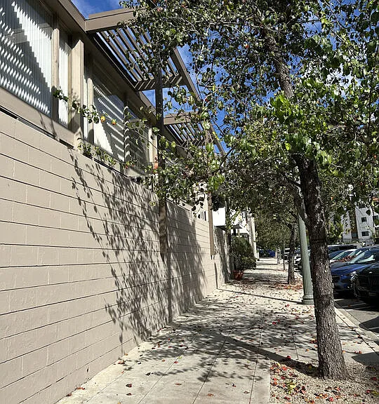 833 Moraga Dr #6 — Photo 3