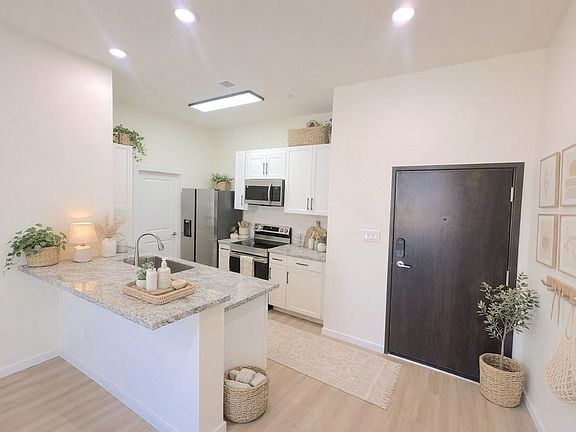 3rd image of 2211 Rio Grande Blvd NW #106