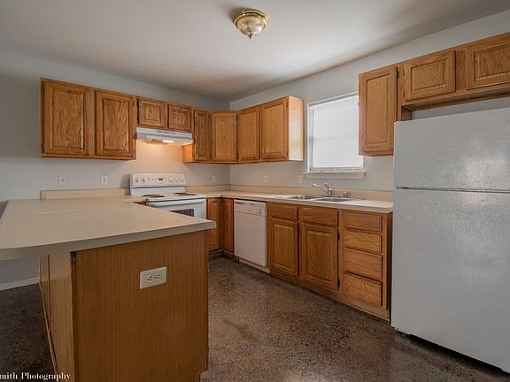 5th image of 190 Meadow Ct