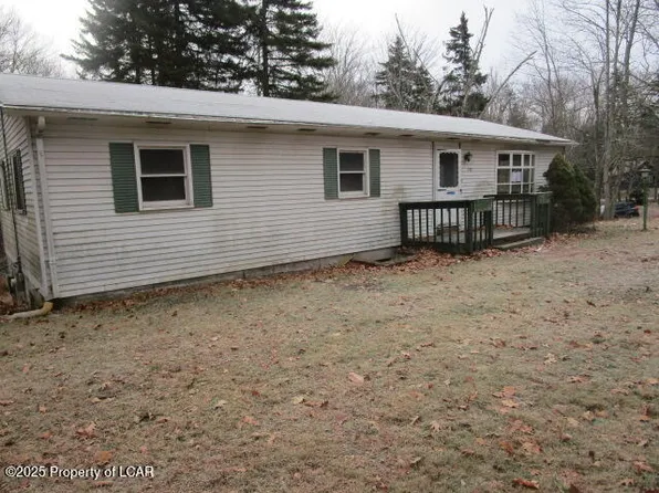 137 Michigana Dr, Pocono Lake, PA 18347