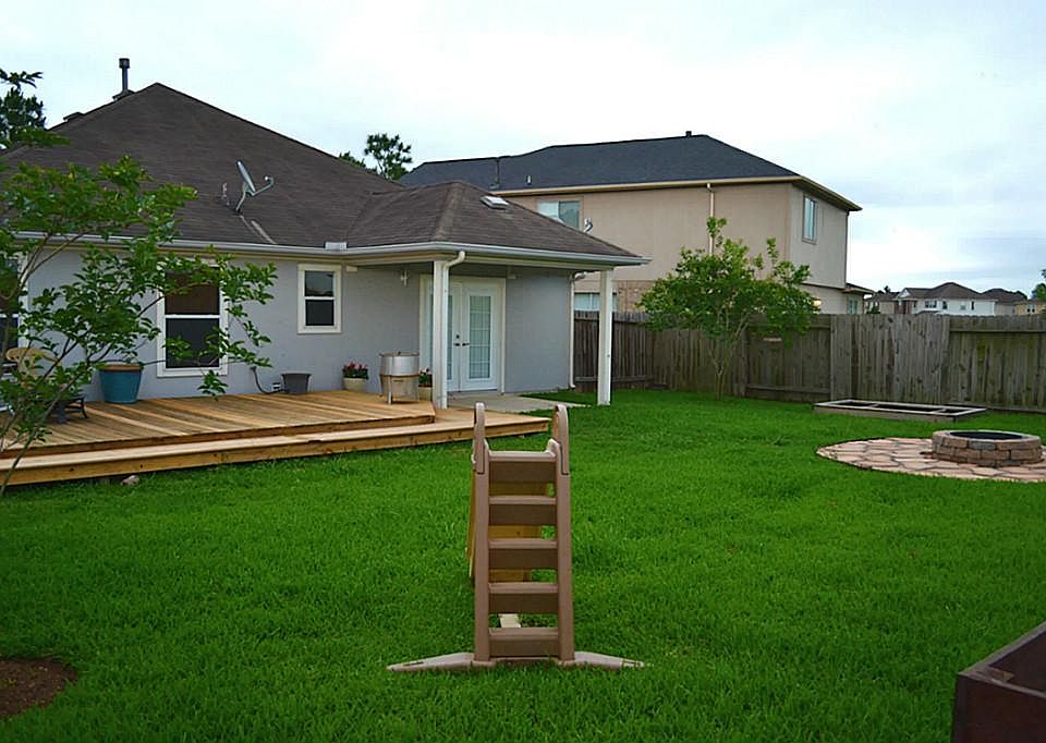 LARGE BACKYARD