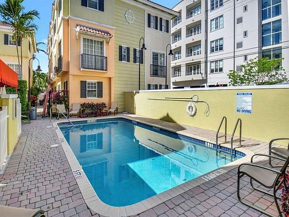 3rd image of 150 NE 6th Ave APT M