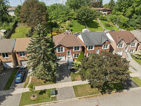 2nd image of 45 McCrimmon Cres