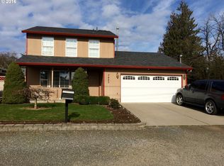 7423 SE Sherrett St, Portland, OR 97206