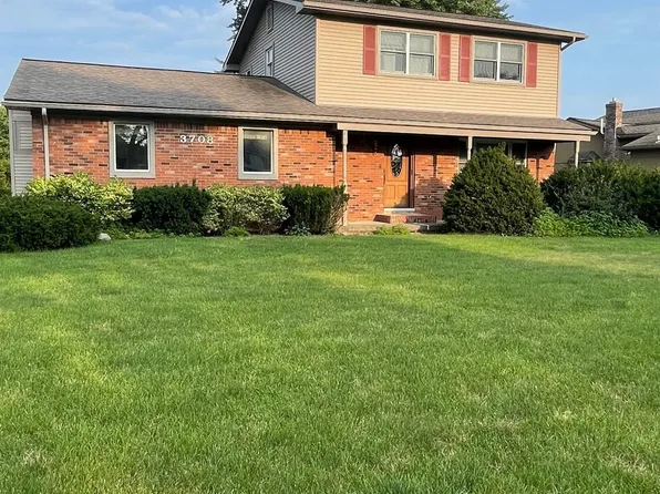3708 Chevron Dr, Highland, MI 48356