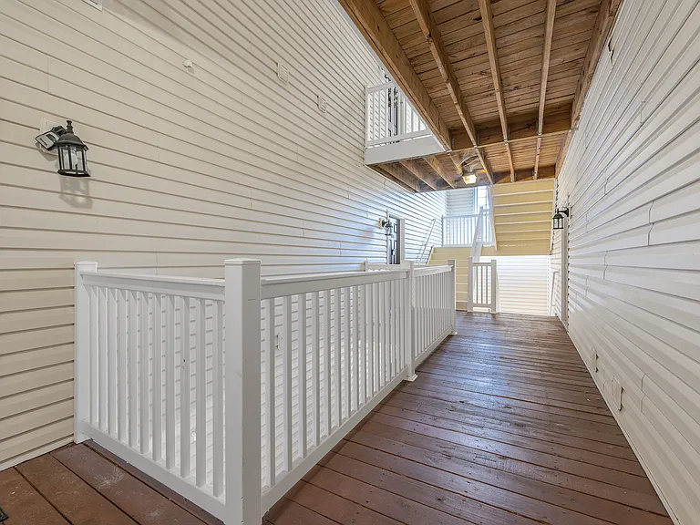 100 Capstone Dr — Photo 31