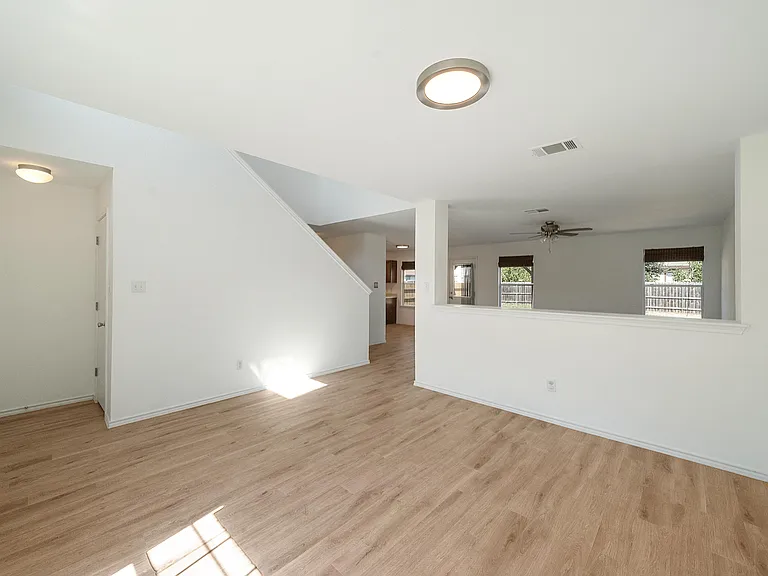 314 Phillips St — Photo 3