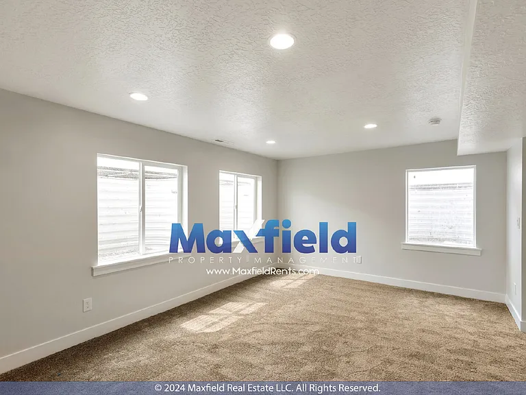 315 N Tidwell St — Photo 4