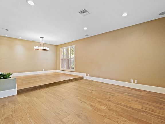 4th image of 10044 Ramblewood Drive