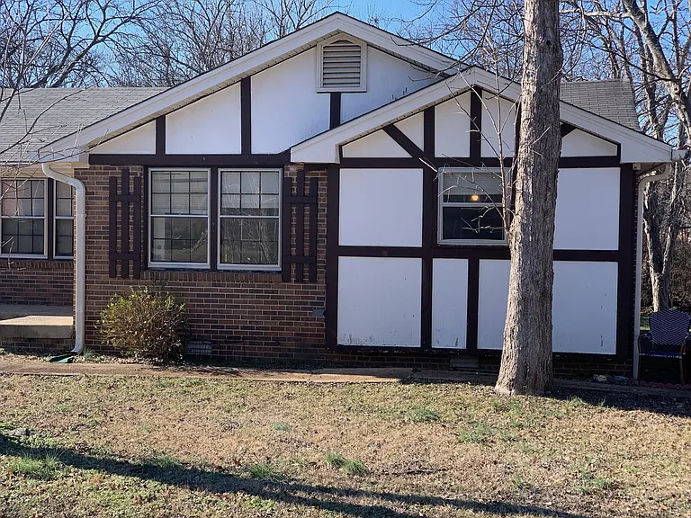 Owendale Dr — Photo 14