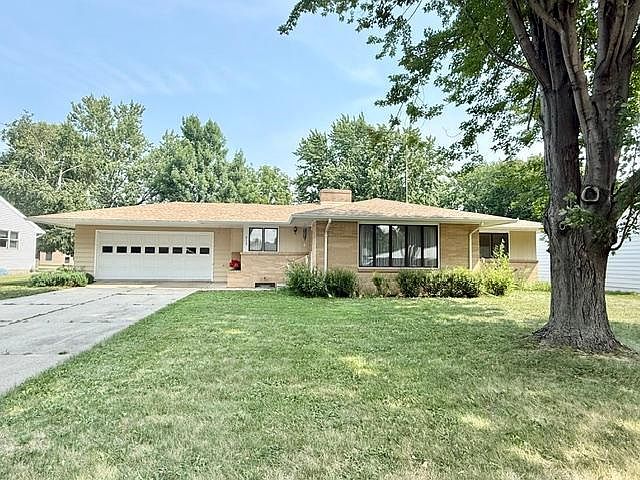 1st image of 819 E Meadow Ln