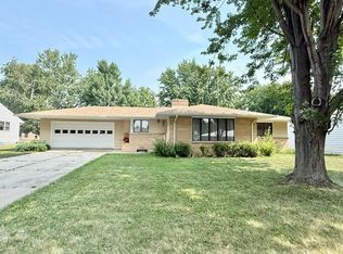 819 E Meadow Ln, Redwood Falls, MN 56283
