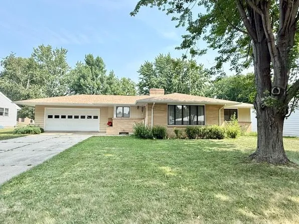 819 E Meadow Ln, Redwood Falls, MN 56283