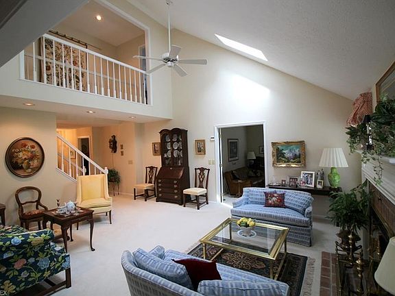 3rd image of 247 Manor Brook Dr
