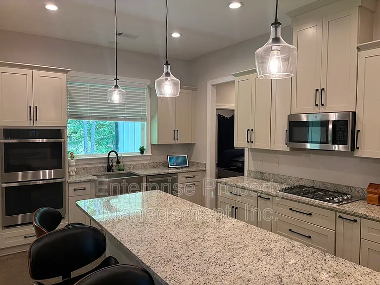 239 McLaughlin Dr — Photo 12