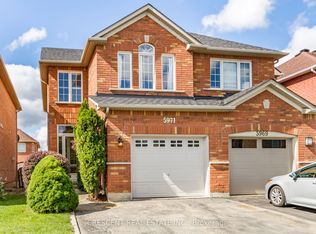 5971 Stonebriar Cres, Mississauga, ON L5V2T9