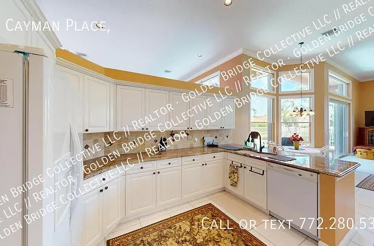 71 Cayman Pl — Photo 2