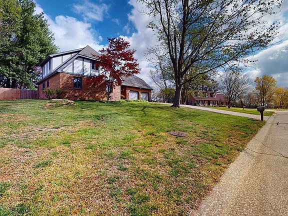 2nd image of 5588 Sherwood Ct