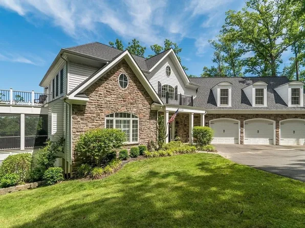 8100 Longtree Rd, Manassas, VA 20112