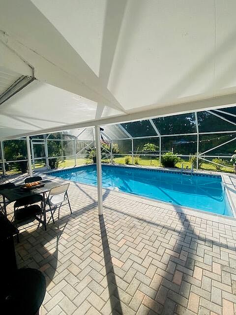 1st image of 3290 SW Island Way