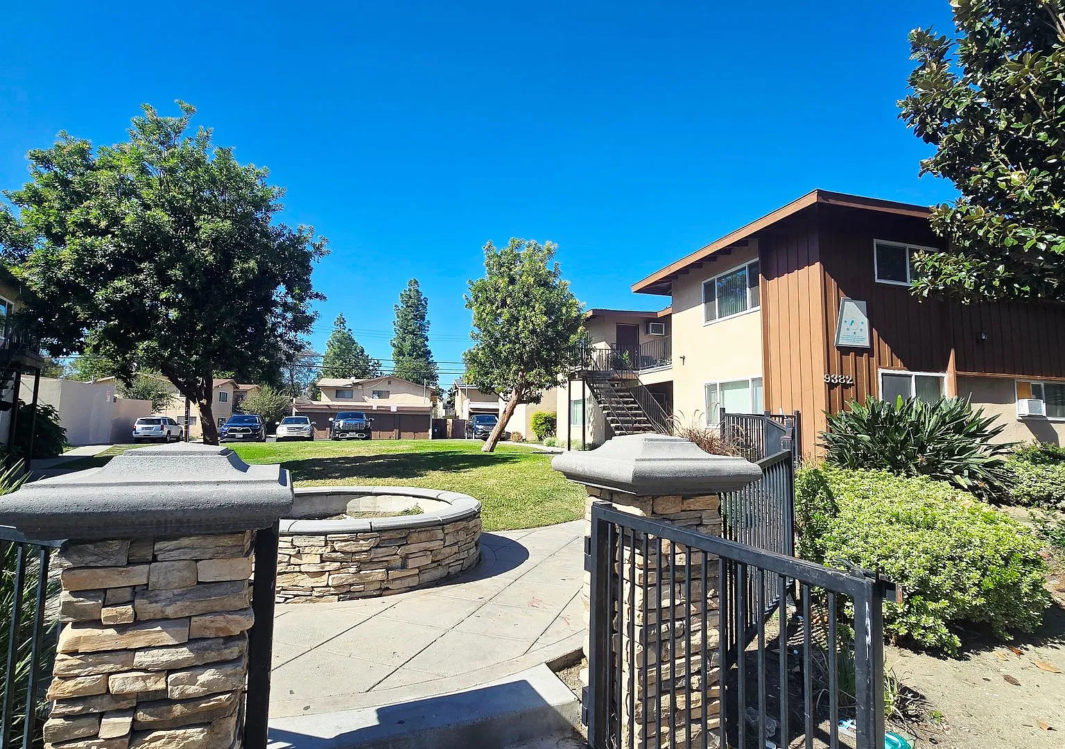9382 Pradera — Photo 1