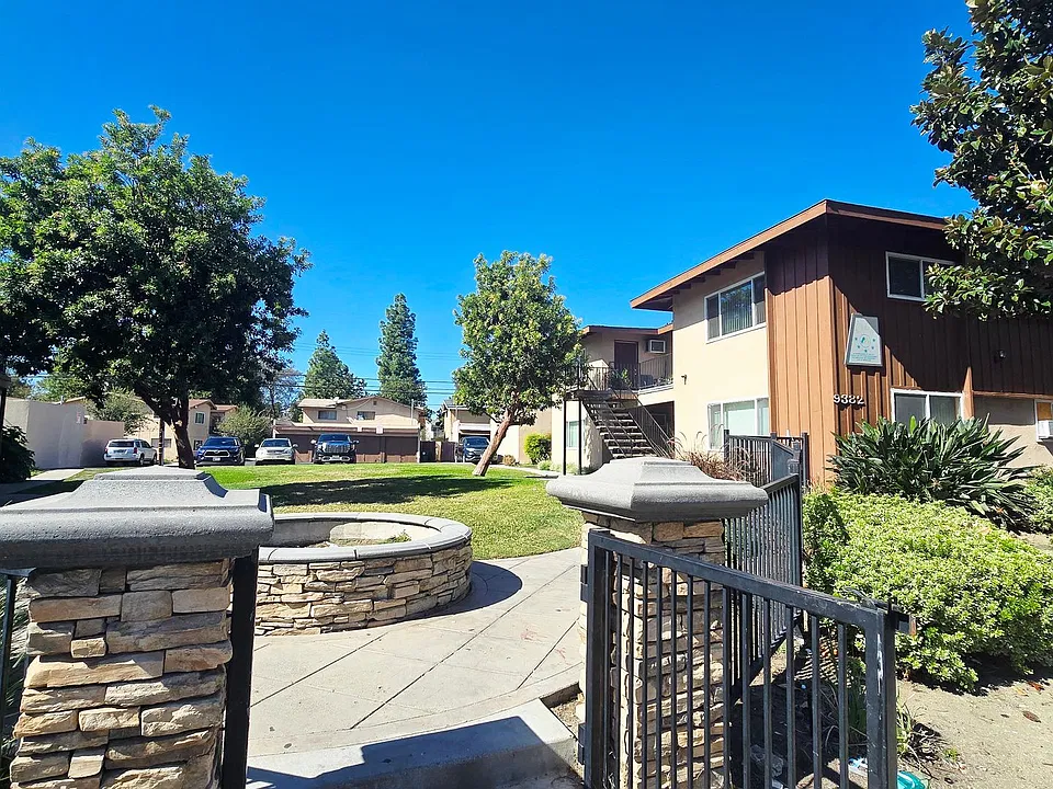 9382 Pradera Ave