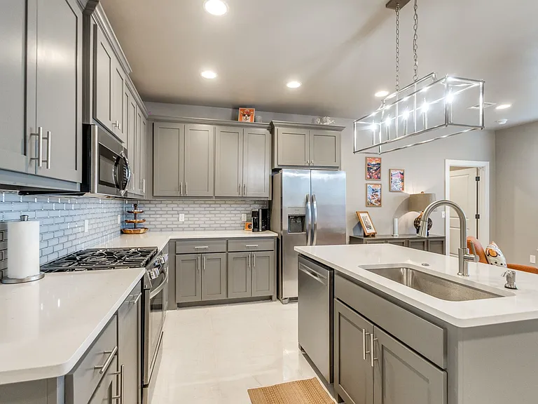 609 Abadan Dr — Photo 14