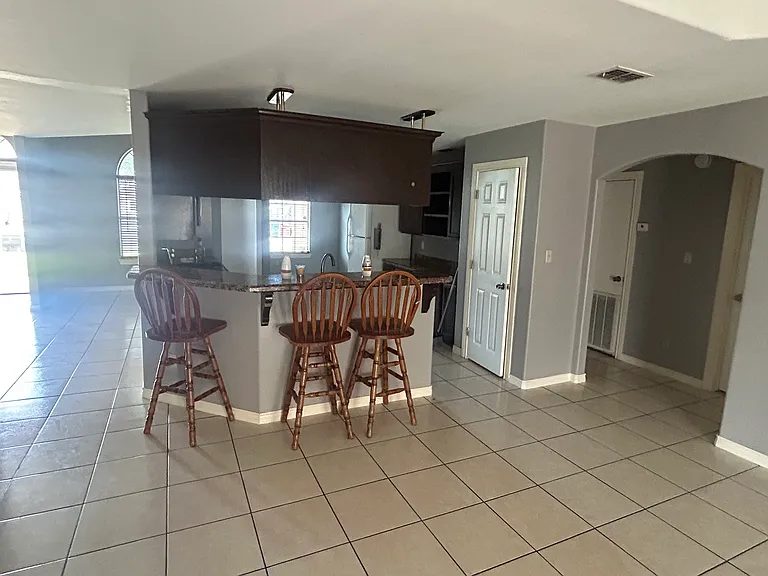 4033 Diego Ln — Photo 14