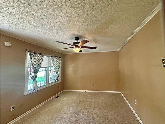 2nd image of 419 Crystal Dr
