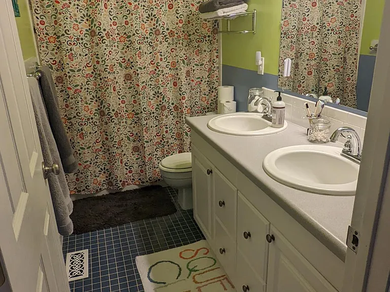 828 E Platte Ave — Photo 47