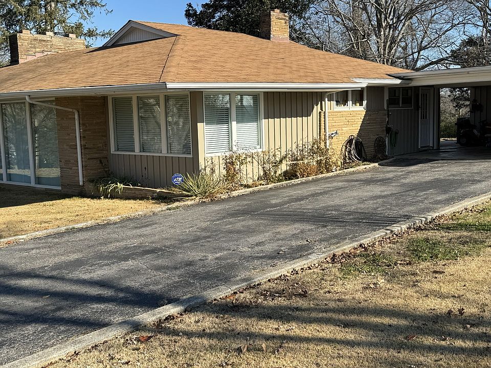 2nd image of 213 Orchard Dr