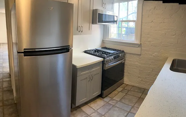 1302 Soniat St — Photo 6