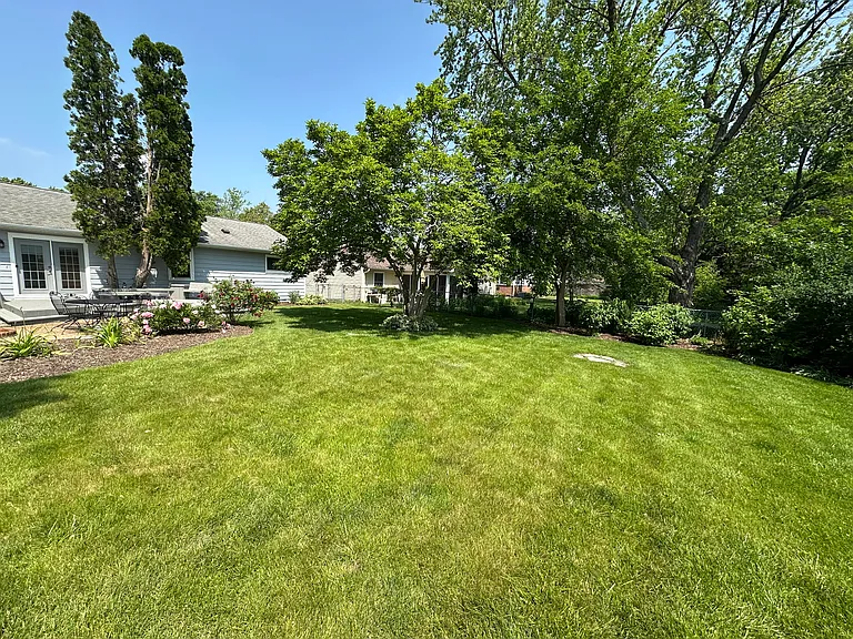 1517 N Kennicott Ave — Photo 2