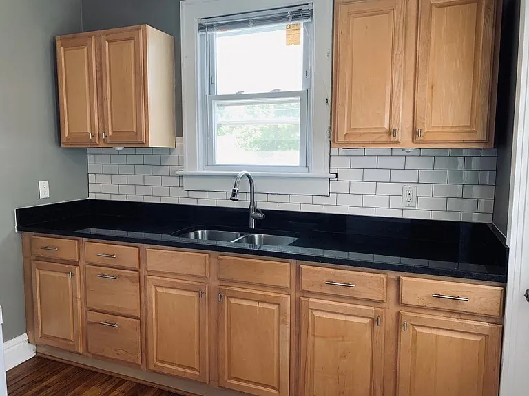 2667 Indianola Ave — Photo 7